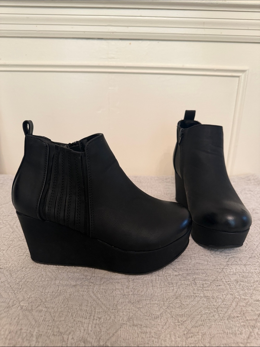 Pierre Dumas Faux Leather Wedge Ankle Boots Black Sz 6